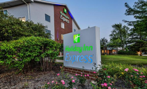 Гостиница Holiday Inn Express Chicago Northwest-Vernon Hills, an IHG Hotel  Вернон Хилс